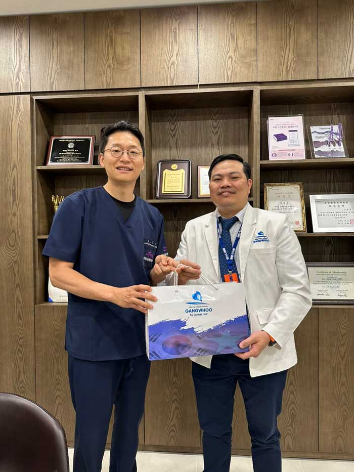 BS Phùng Mạnh Cường ký kết chuyển giao công nghệ tại Hàn Quốc