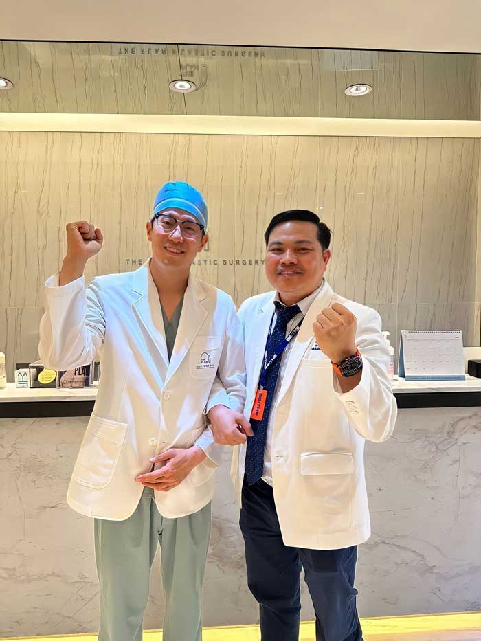 Cắt Da Thừa Vùng Mặt - "Hồi Xuân" Cho Da Chỉ Sau 30P 31 bs phung manh cuong 1