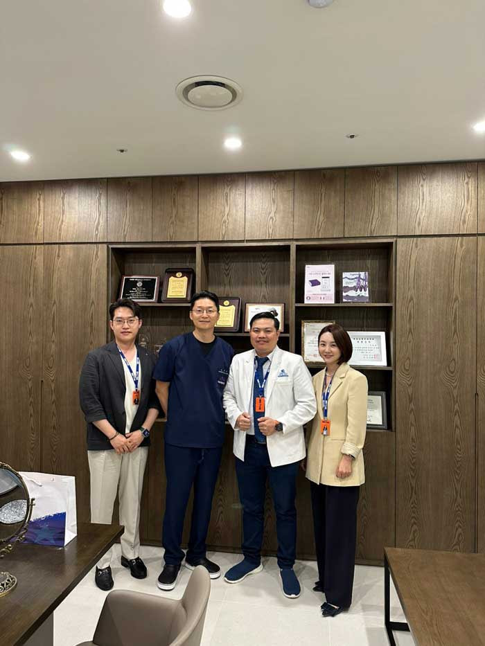 BS Phùng Mạnh Cường thường xuyên tham gia các hội nghị thẩm mỹ Quốc Tế