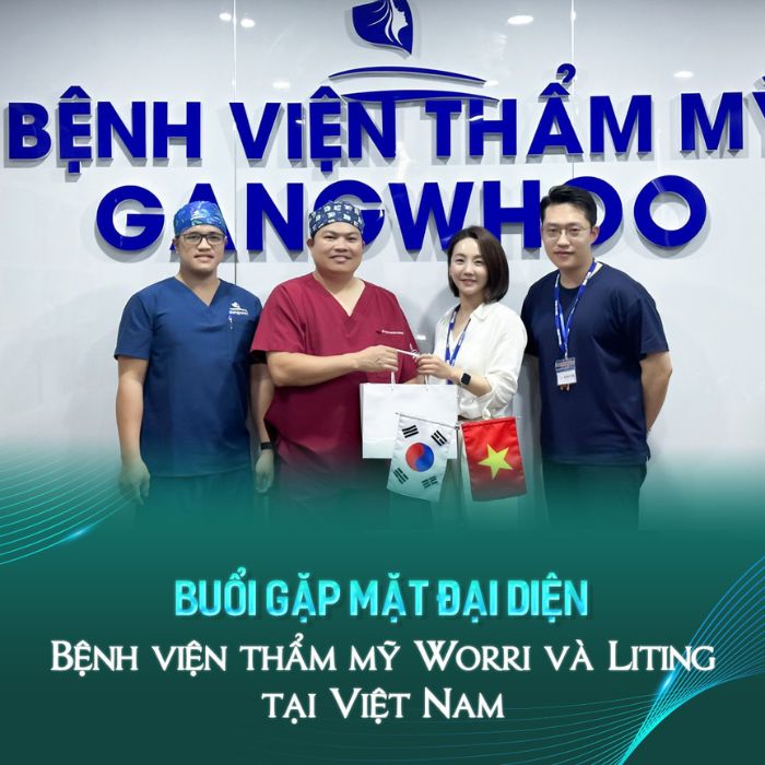 Bác sĩ Phùng Mạnh Cường cùng các giáo sư người Hàn Quốc